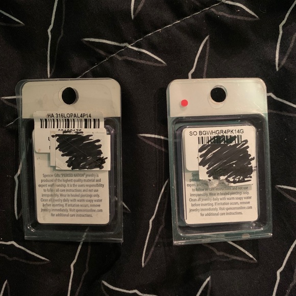 Belly piercings - Picture 1 of 3